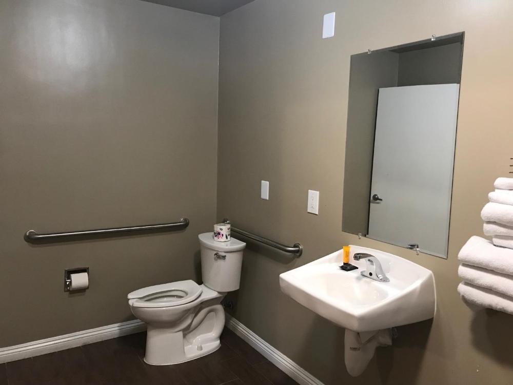 Queen Room with Two Queen Beds - Disability Access interior