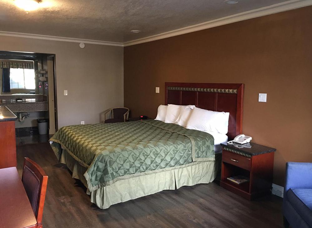 Standard King Room interior